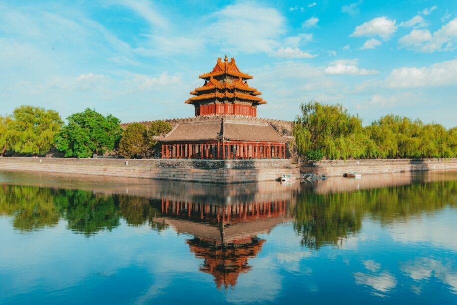 Explore Beijing’s iconic landmarks, including the Forbidden City and Temple of Heaven, on this free walking tour. Wander through historic Hutongs and hidden alleys with expert guides for an authentic experience.